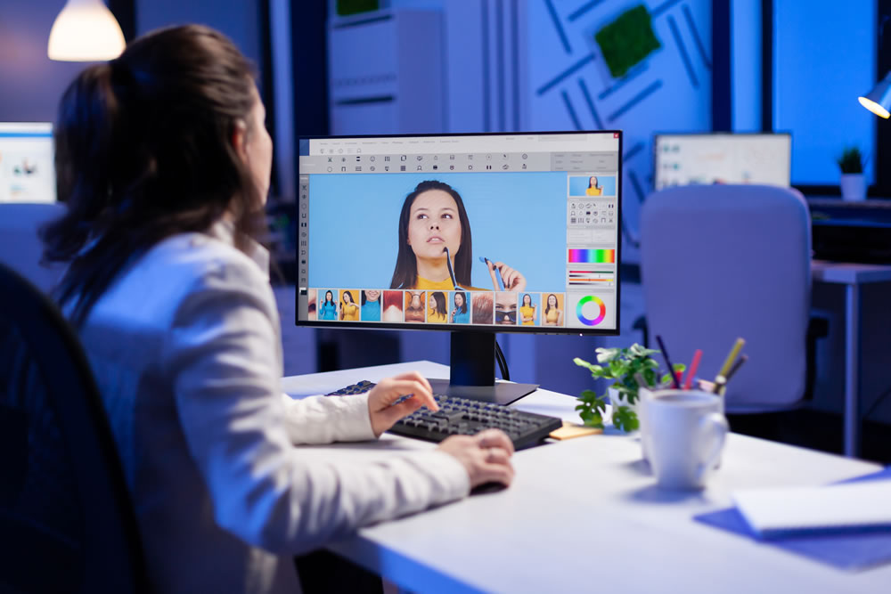 What Is a Photo Retoucher